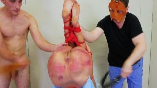 Lustful woman in other words circle skirt is blinking her tasty cut pussy