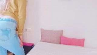 chick records herself masturbating