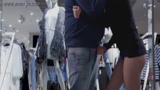 risky quick exposed hj in a crowded shopping mall