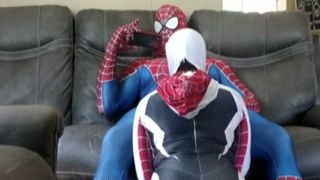 spidey man pounds gwen gwen shaved pussy on living room couch