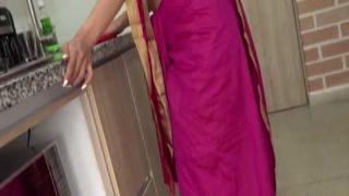 married woman took off her saree and petticoat and got her muff pounded by a stranger