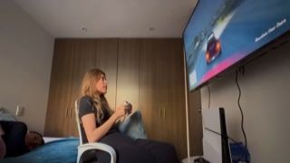 teenagers can t be alone without exploring their bodies.