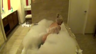 elsa jean shows off her hotel room and her slit